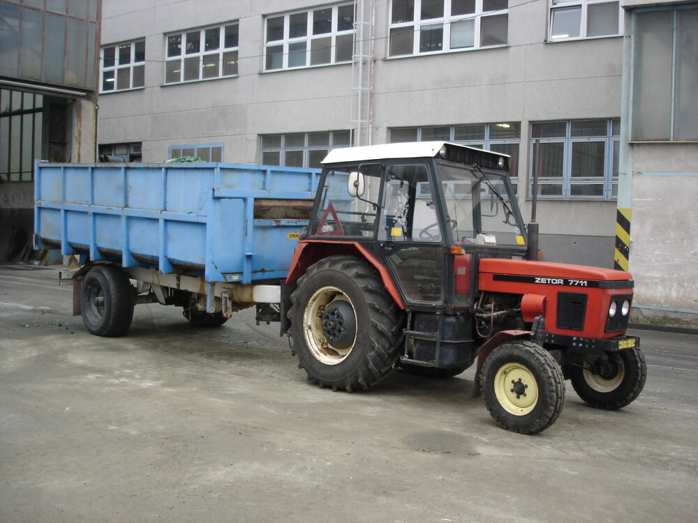 TRAKTOR 7711.jpg